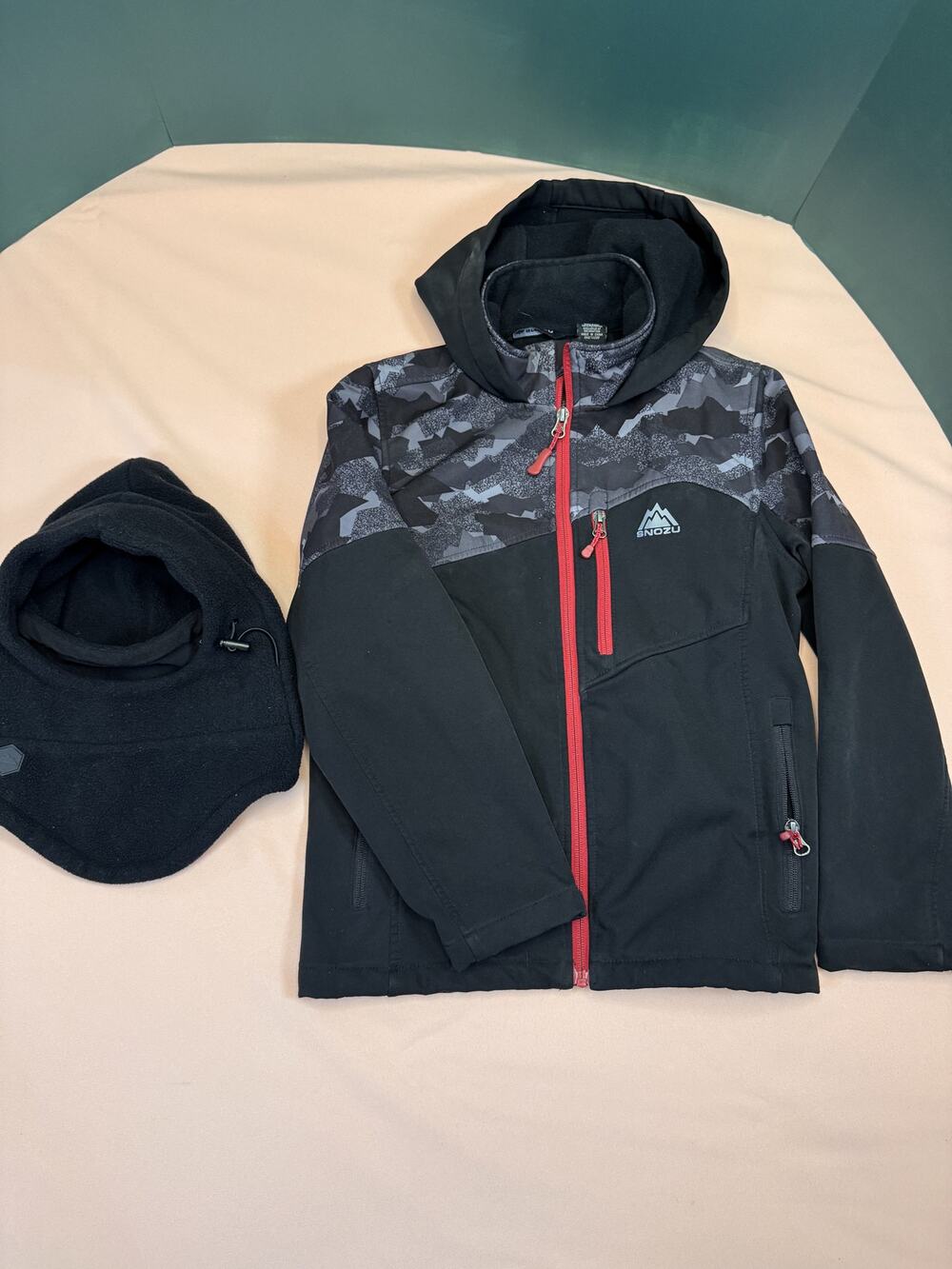 SNOZU Boys Softshell Hooded Winter Jacket Size 10/12 + Fleece Hood Warmer #731